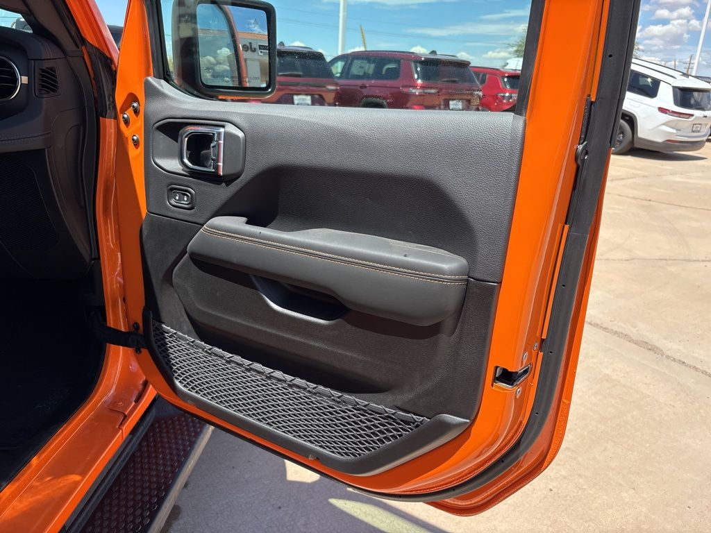 2025 Jeep Wrangler 4-Door Sahara - Photo 25