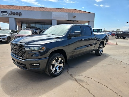 2026 Ram 1500 EXPRESS CREW CAB 4X4 6'4 BOX Pickup