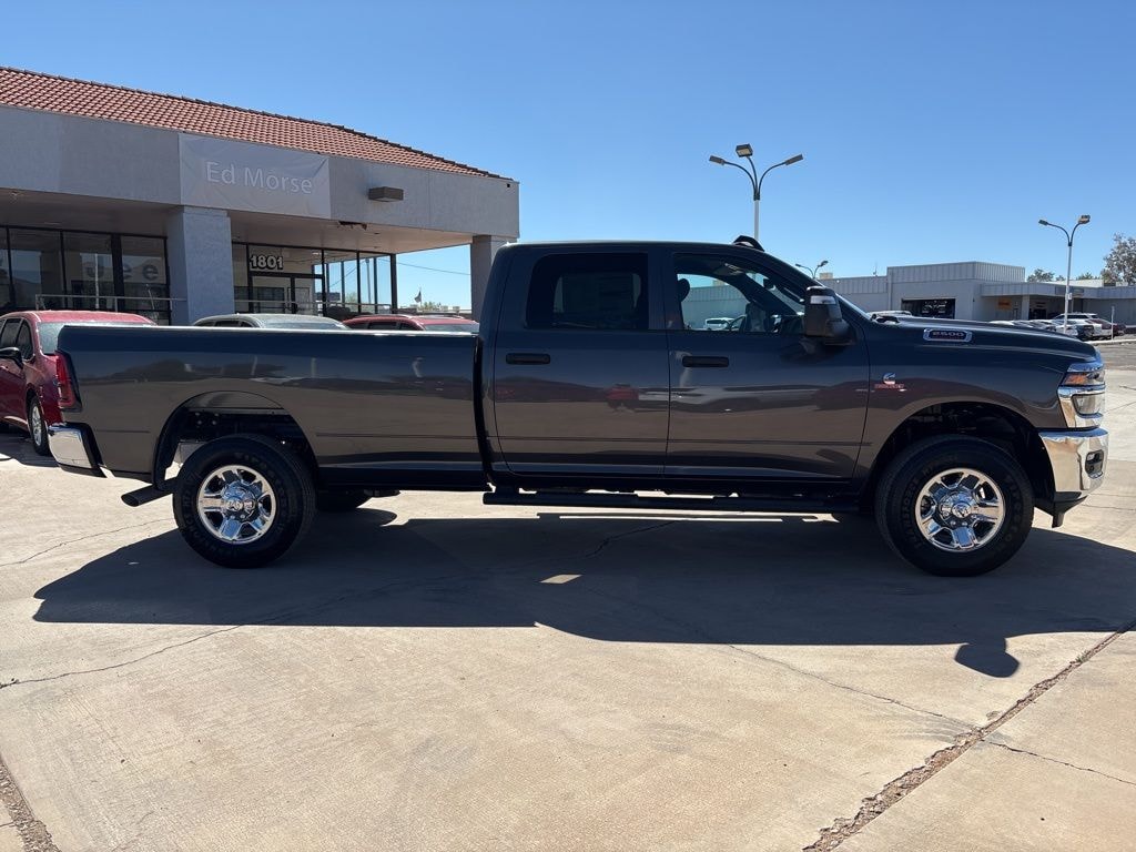 New 2025 Ram 2500 TRADESMAN CREW CAB 4X4 8' BOX Pickup