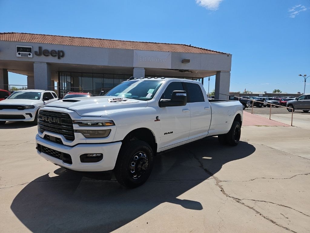 New 2026 Ram 3500 LARAMIE CREW CAB 4X4 8' BOX Pickup