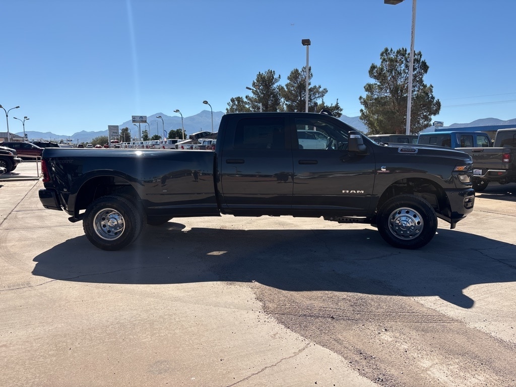 New 2026 Ram 3500 BIG HORN CREW CAB 4X4 8' BOX Pickup