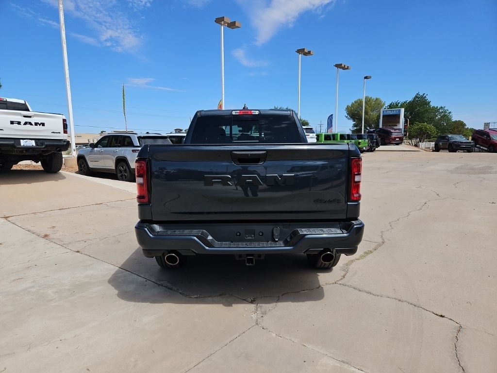 New 2026 Ram 1500 EXPRESS CREW CAB 4X4 6'4 BOX Pickup