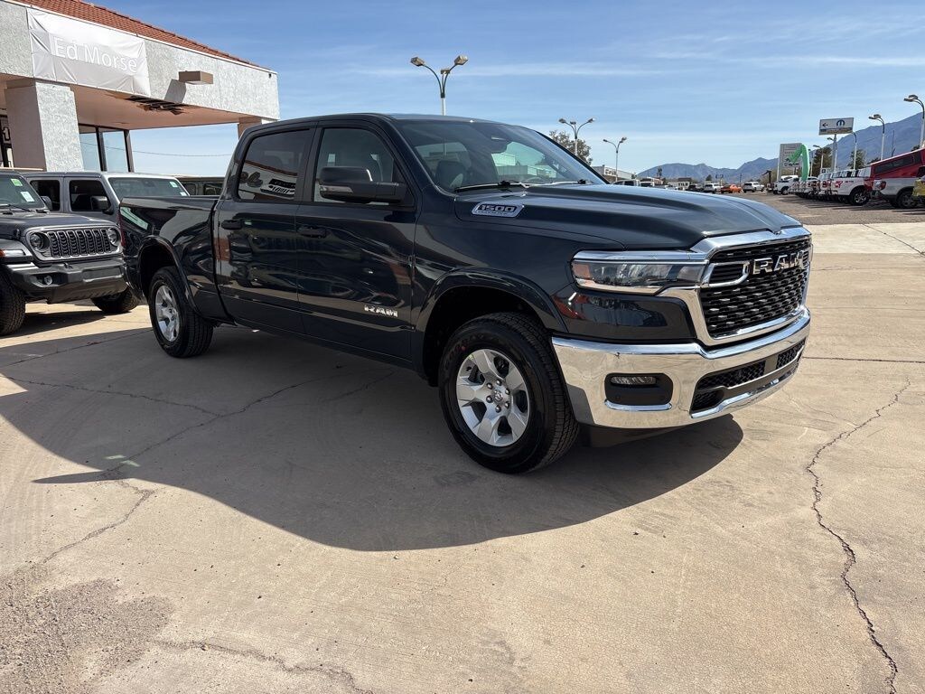 New 2026 Ram 1500 BIG HORN CREW CAB 4X4 6'4 BOX Pickup