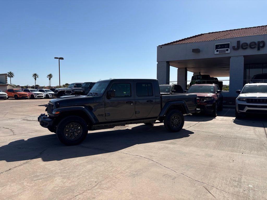 2026 Jeep Gladiator Sport S Auto's photo