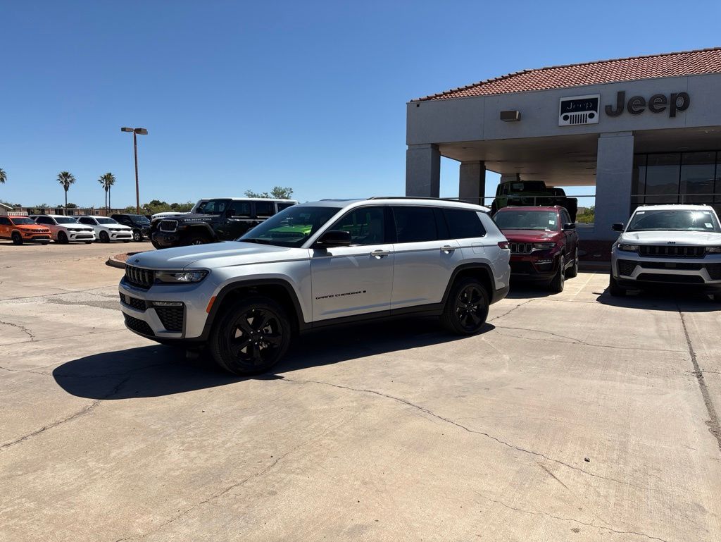 2026 Jeep Grand Cherokee L Limited 4x4's photo