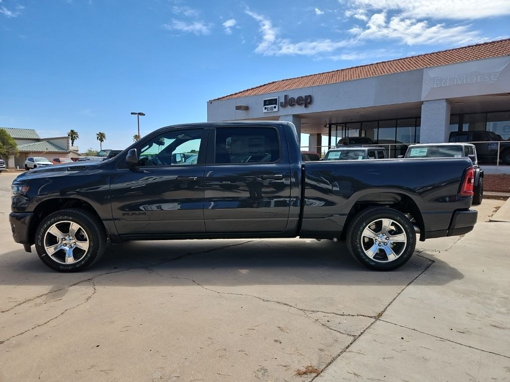 New 2026 Ram 1500 EXPRESS CREW CAB 4X4 6'4 BOX Pickup