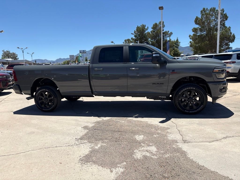 New 2026 Ram 2500 LARAMIE CREW CAB 4X4 8' BOX Pickup