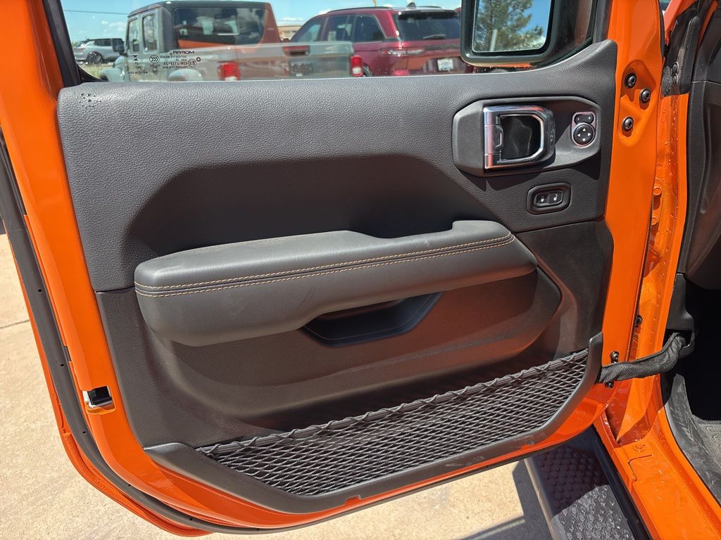 2025 Jeep Wrangler 4-Door Sahara - Photo 13