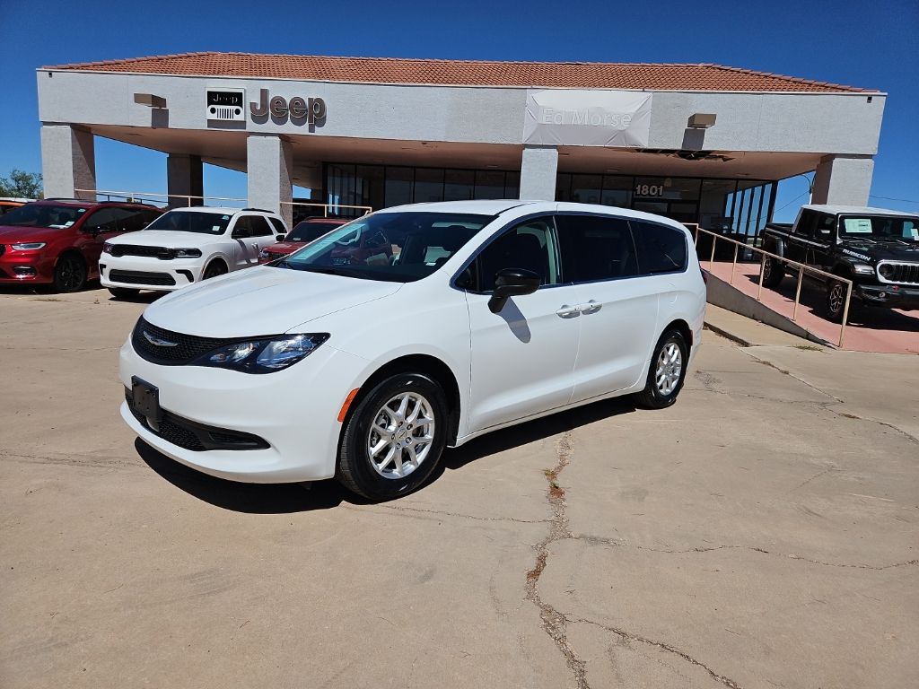 2024 Chrysler Voyager LX's photo
