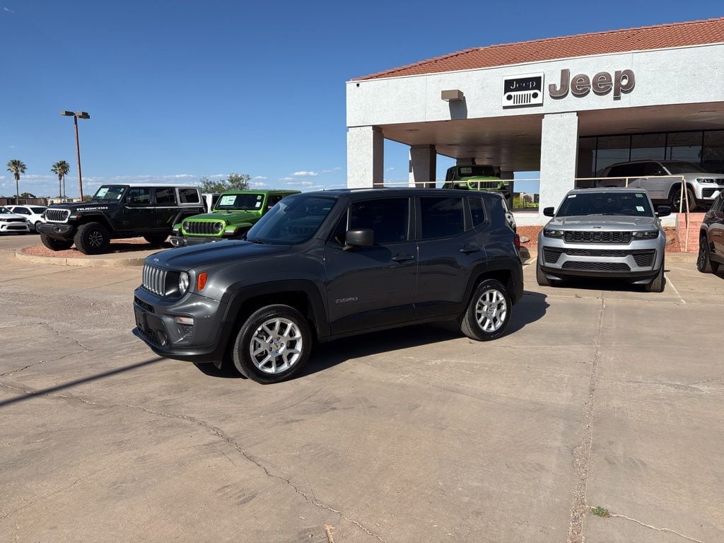 2023 Jeep Renegade Latitude 4x4's photo