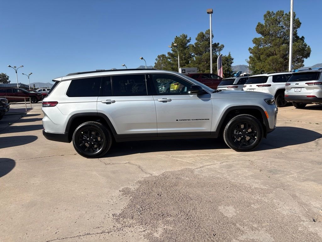 New 2026 Jeep Grand Cherokee L LAREDO ALTITUDE 4X4 Sport Utility