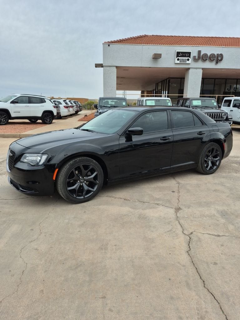 2020 Chrysler 300 Touring