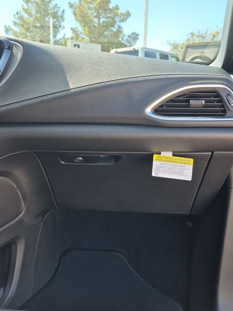 2025 Chrysler Pacifica Limited - Photo 47