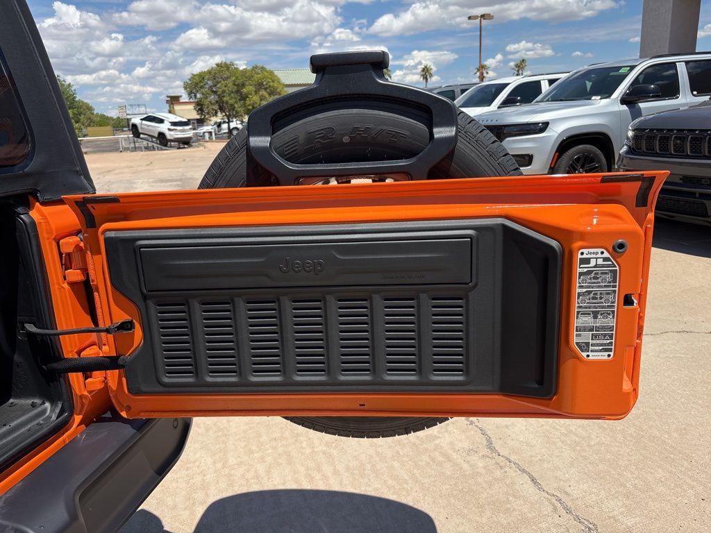 2025 Jeep Wrangler 4-Door Sahara - Photo 50
