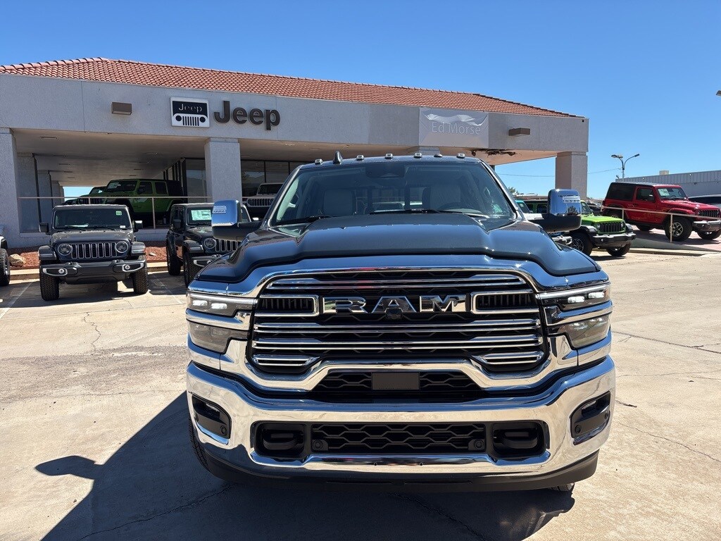 New 2026 Ram 3500 LARAMIE CREW CAB 4X4 8' BOX Pickup