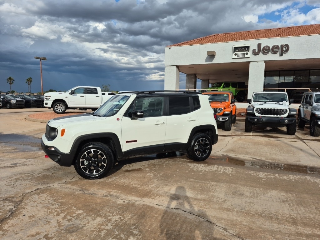 2023 Jeep Renegade Trailhawk