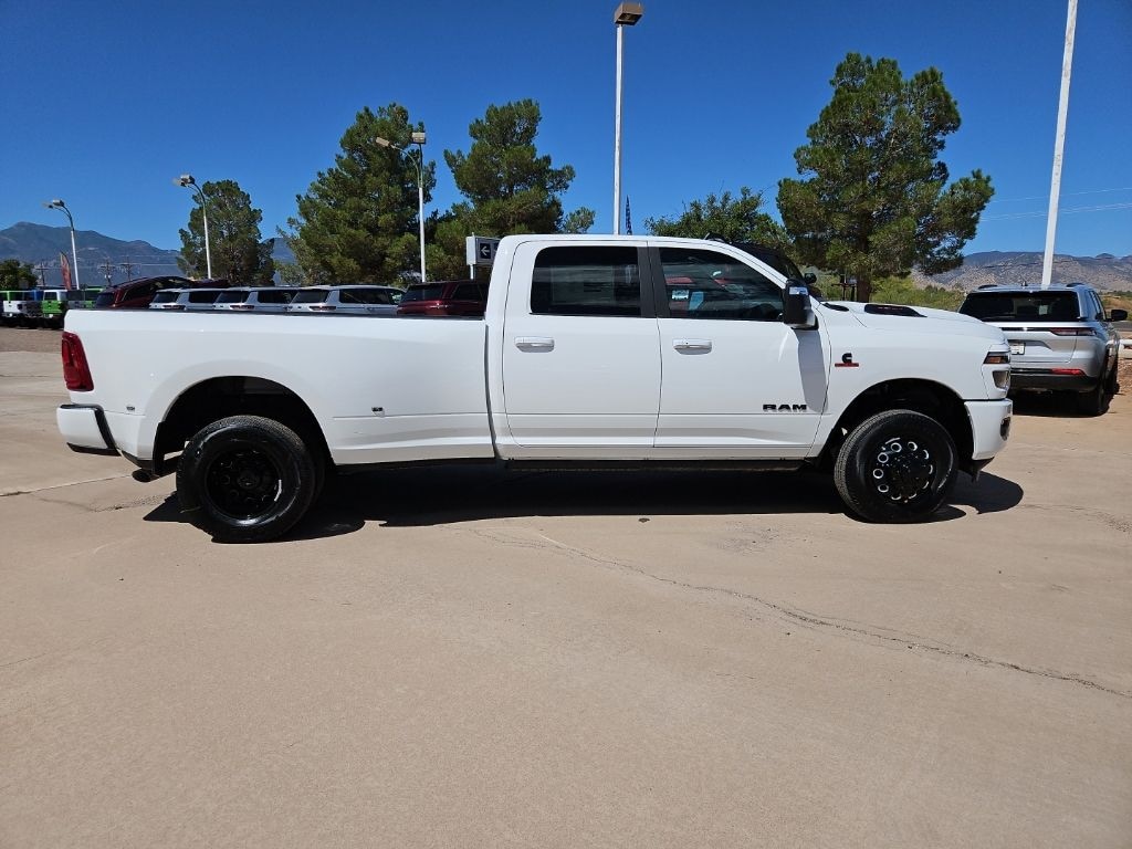 New 2026 Ram 3500 LARAMIE CREW CAB 4X4 8' BOX Pickup