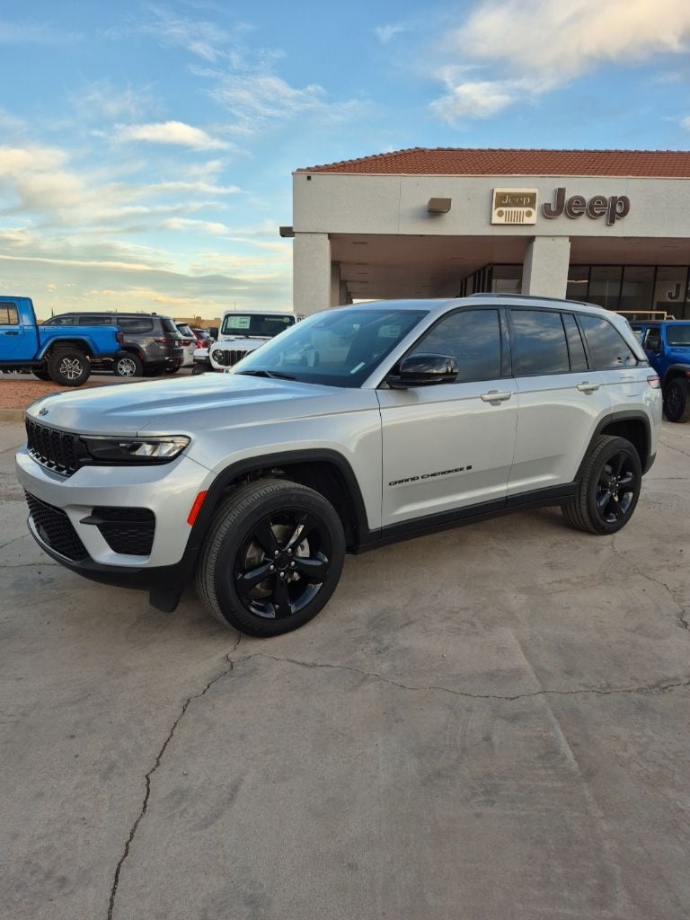 2023 Jeep Grand Cherokee SUV 