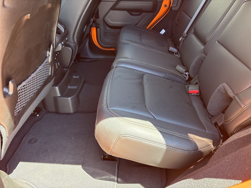 2025 Jeep Wrangler 4-Door Sahara - Photo 19
