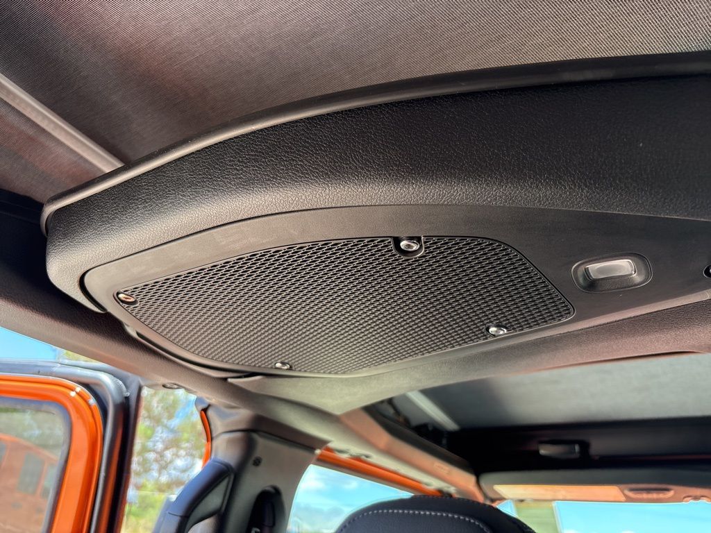 2025 Jeep Wrangler 4-Door Sahara - Photo 44