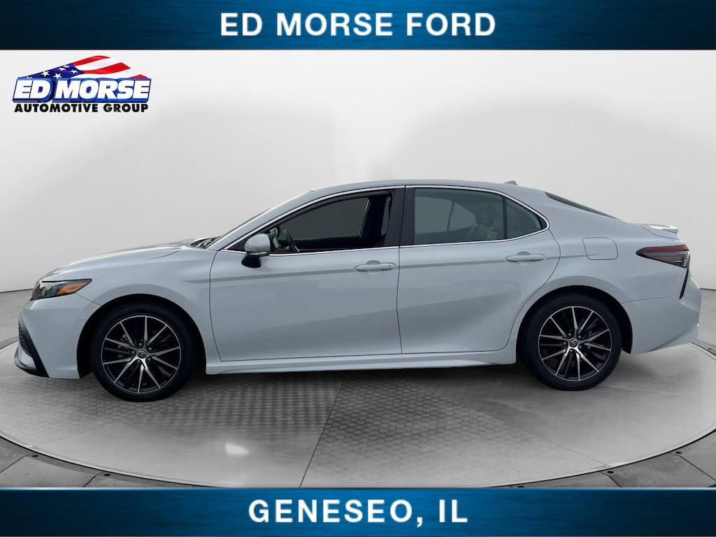 Used 2023 Toyota Camry SE SE Auto