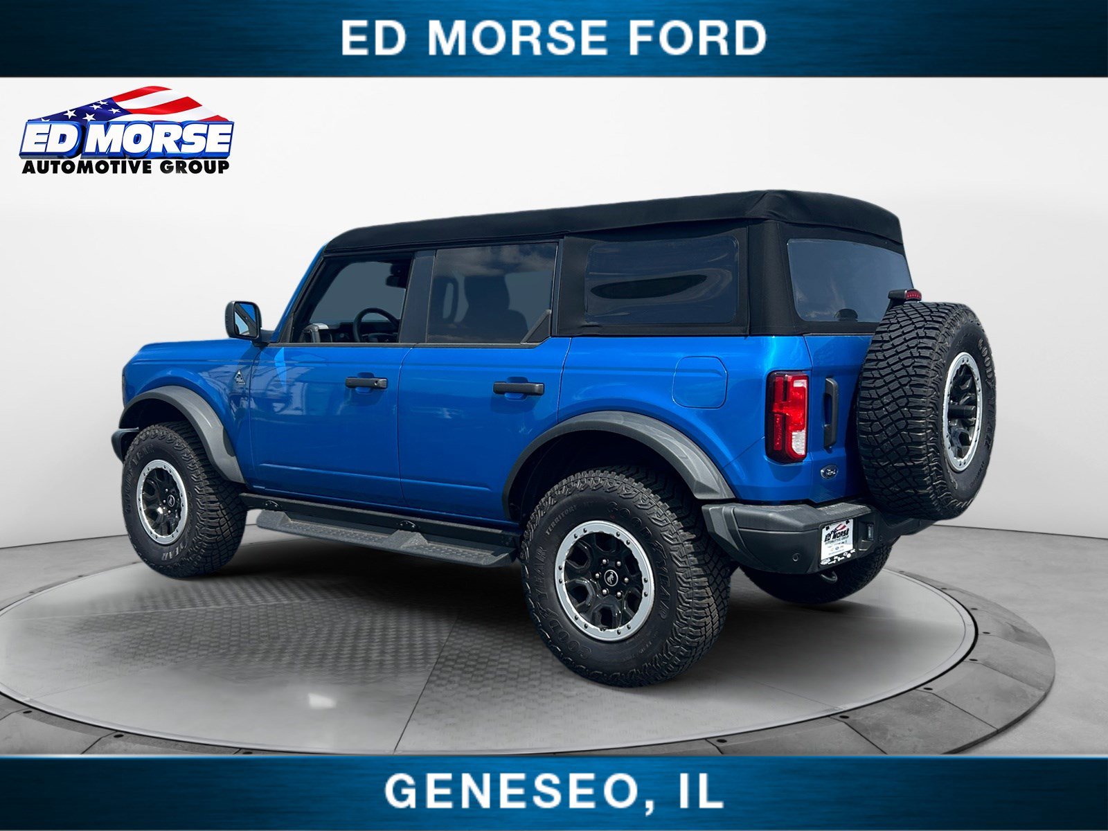 2024 Ford Bronco Black Diamond photo 3