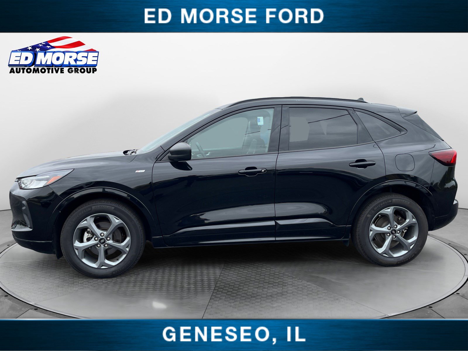 2023 Ford Escape ST-Line photo 2