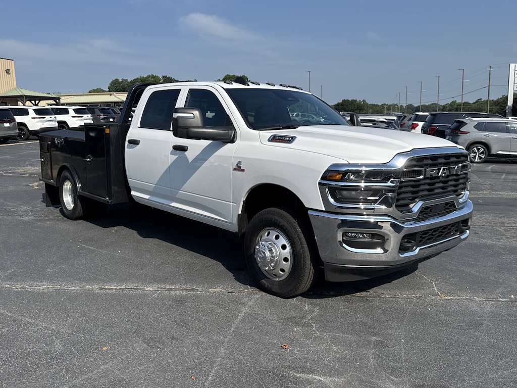 New 2025 Ram 3500 Chassis Cab 3500 TRADESMAN CREW CAB CHASSIS 4X4 60' CA Pickup