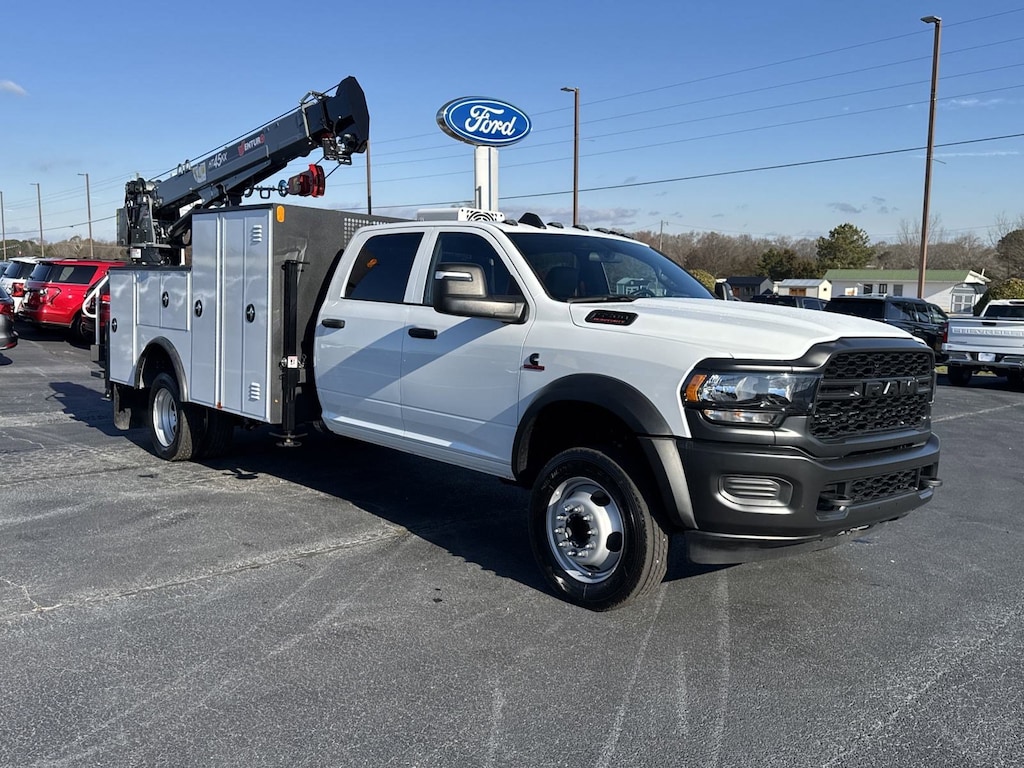 New 2024 Ram 5500 Chassis Cab 5500 TRADESMAN CHASSIS CREW CAB 4X4 84' CA Pickup