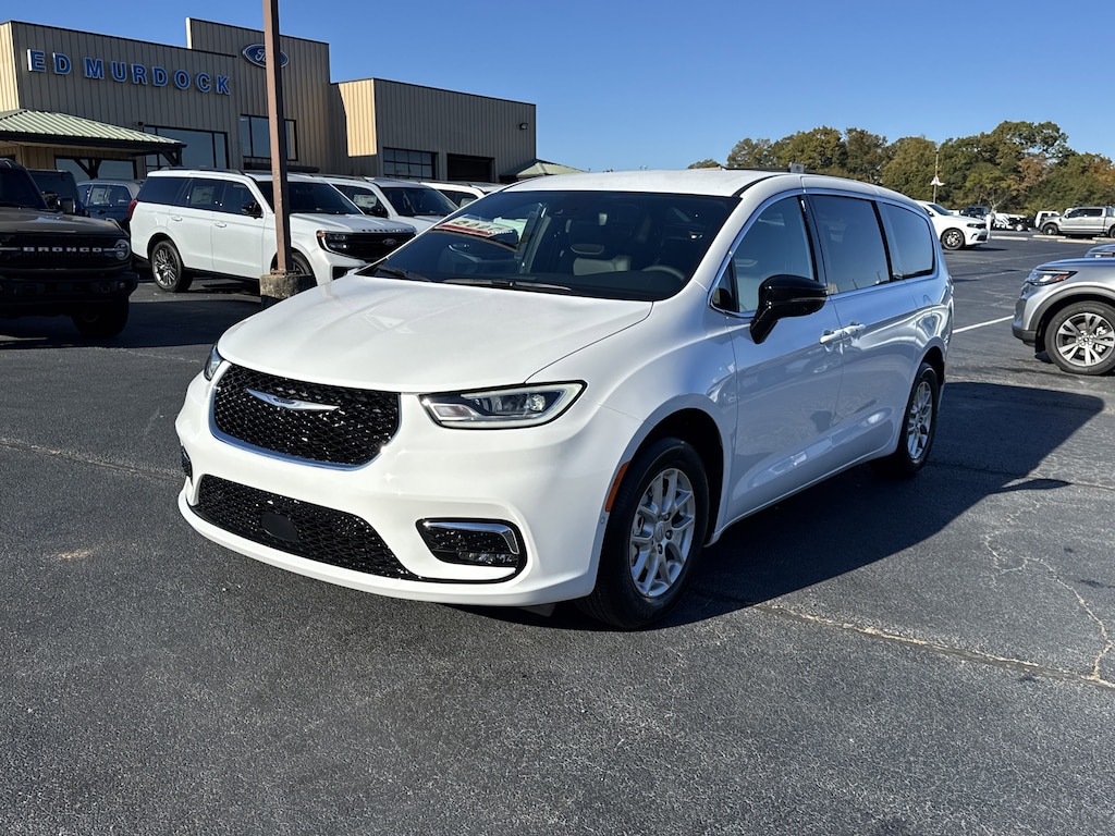 New 2026 Chrysler Pacifica SELECT Passenger Van