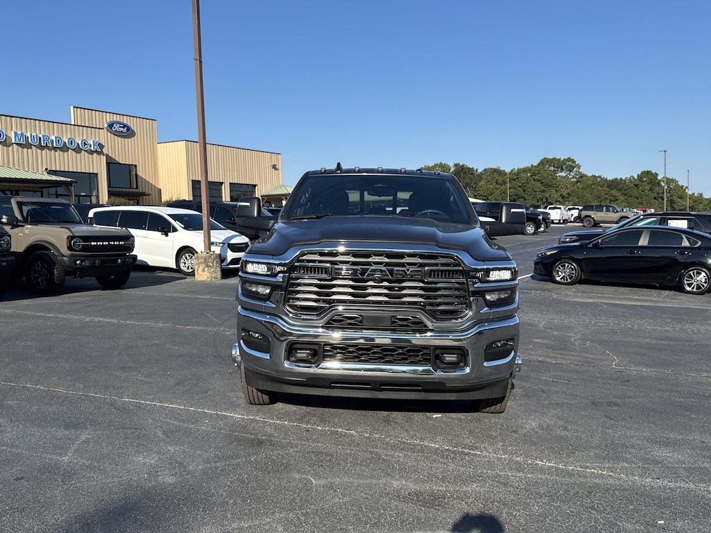 New 2025 Ram 3500 Chassis Cab 3500 TRADESMAN CREW CAB CHASSIS 4X4 60' CA Pickup