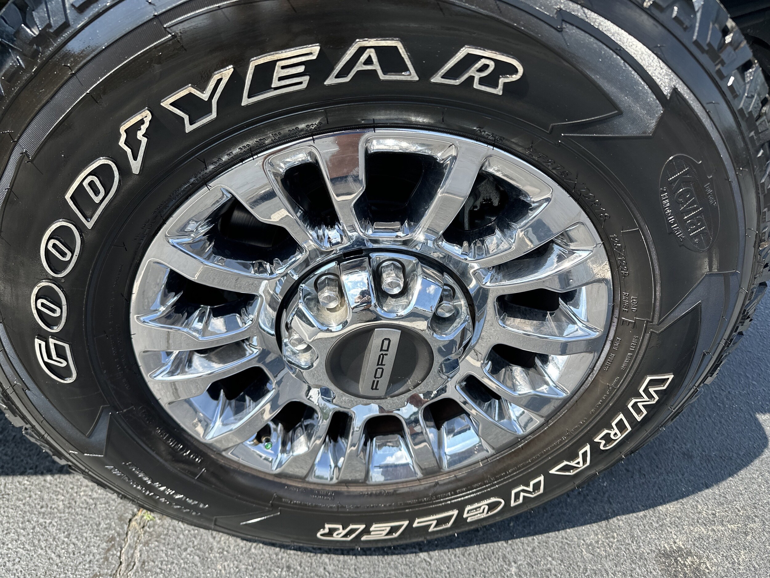 2020 Ford F-250 Lariat photo 4