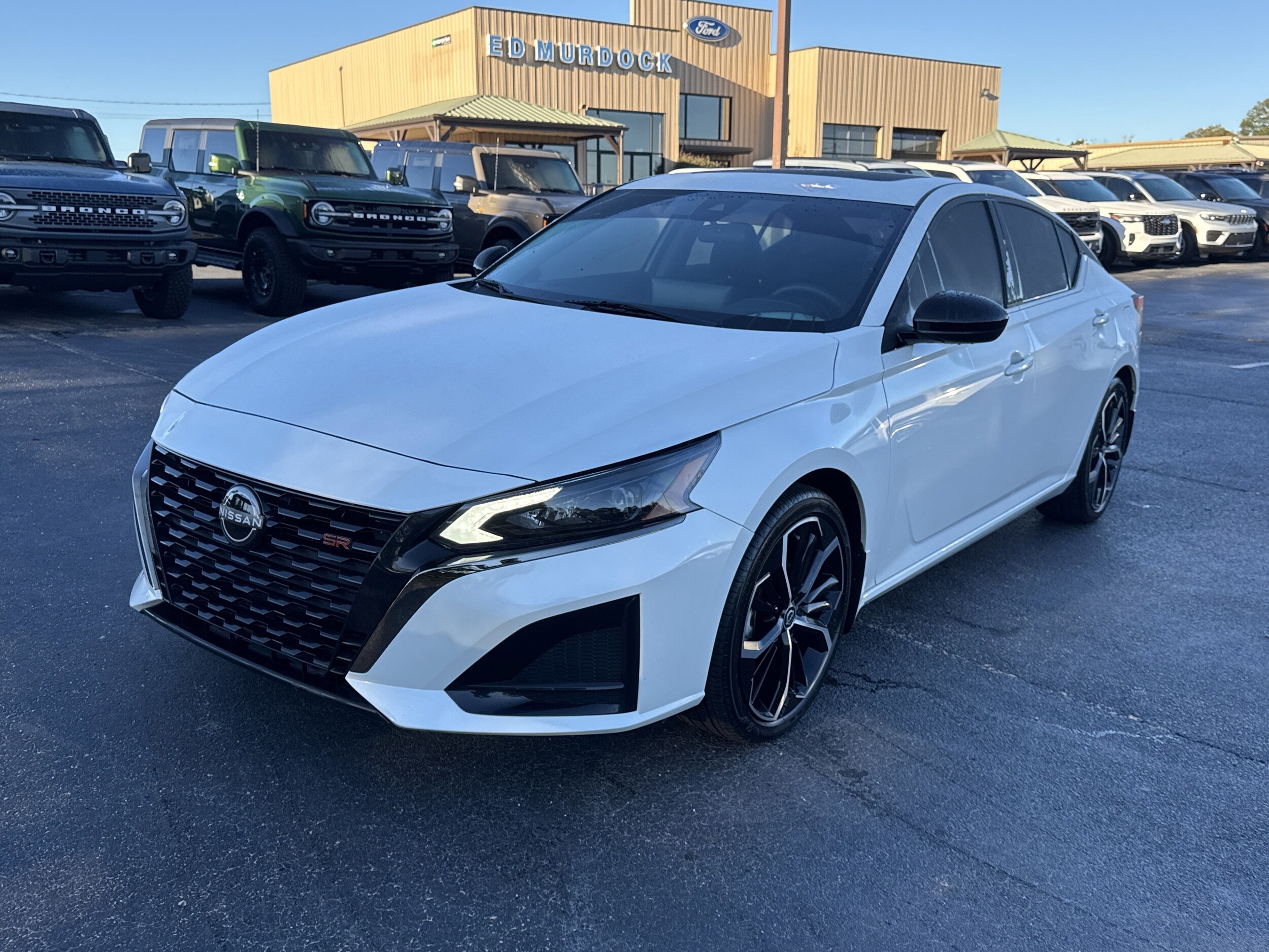 2024 Nissan Altima 2.5 SR photo 2