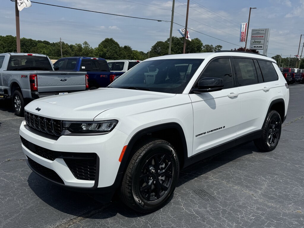 New 2026 Jeep Grand Cherokee L LAREDO ALTITUDE 4X2 Sport Utility