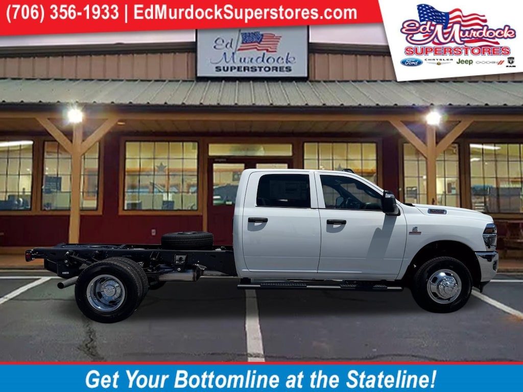 New 2026 Ram 3500 TRADESMAN CREW CAB CHASSIS 4X4 60' CA Pickup