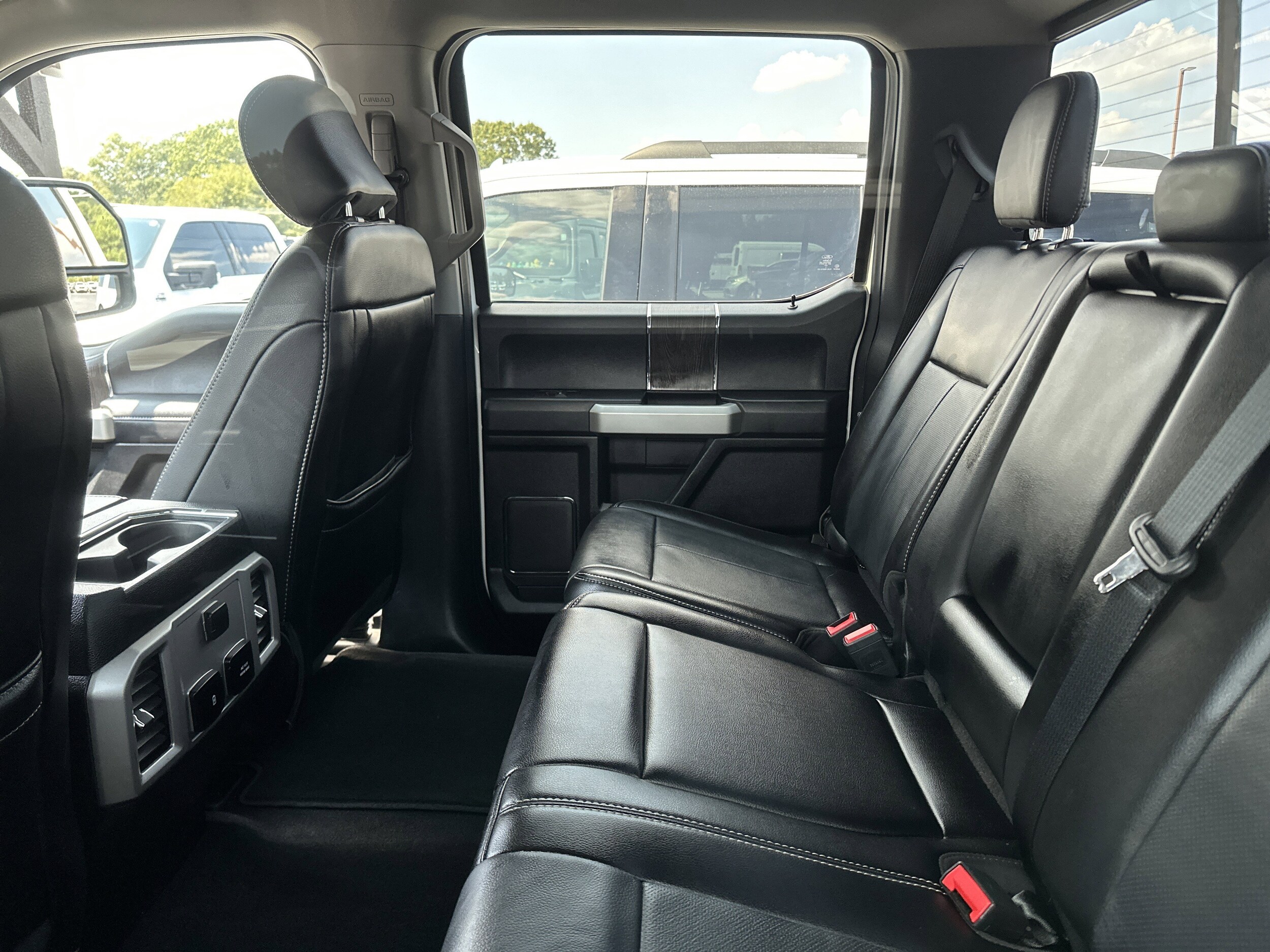 2020 Ford F-250 Lariat photo 3