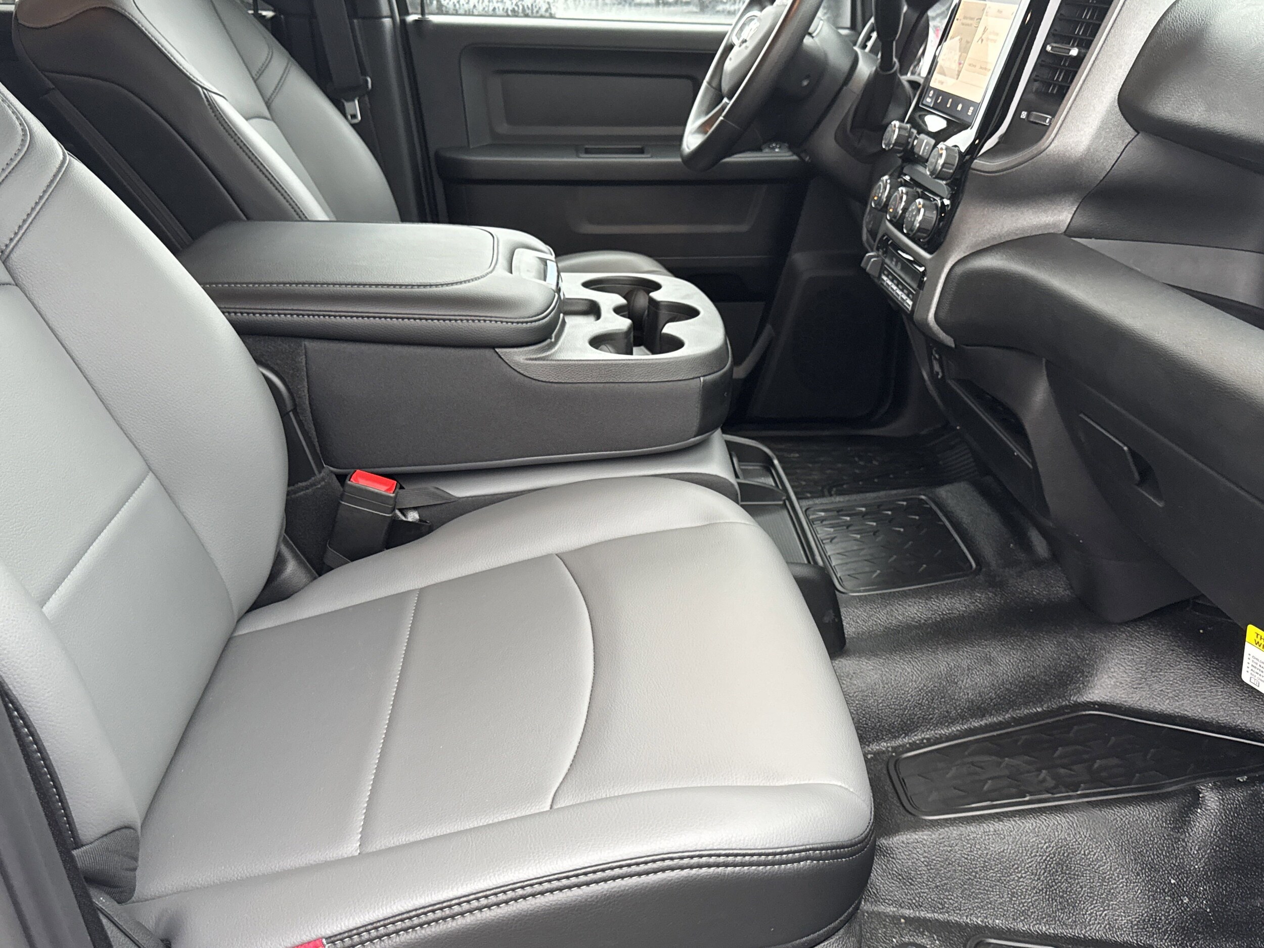 2025 RAM 3500 Chassis Tradesman - Photo 17