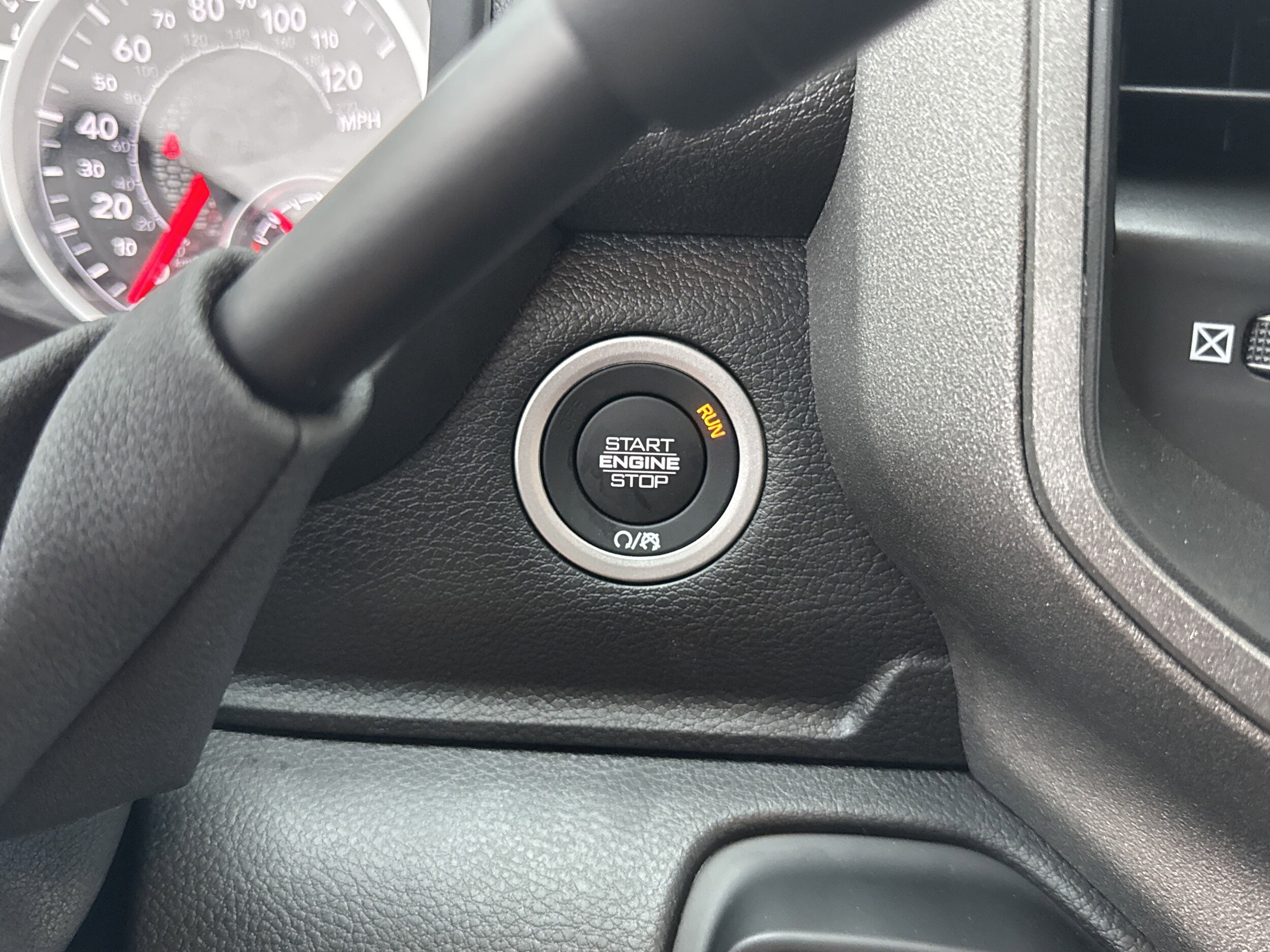 2025 RAM 3500 Chassis Tradesman - Photo 26