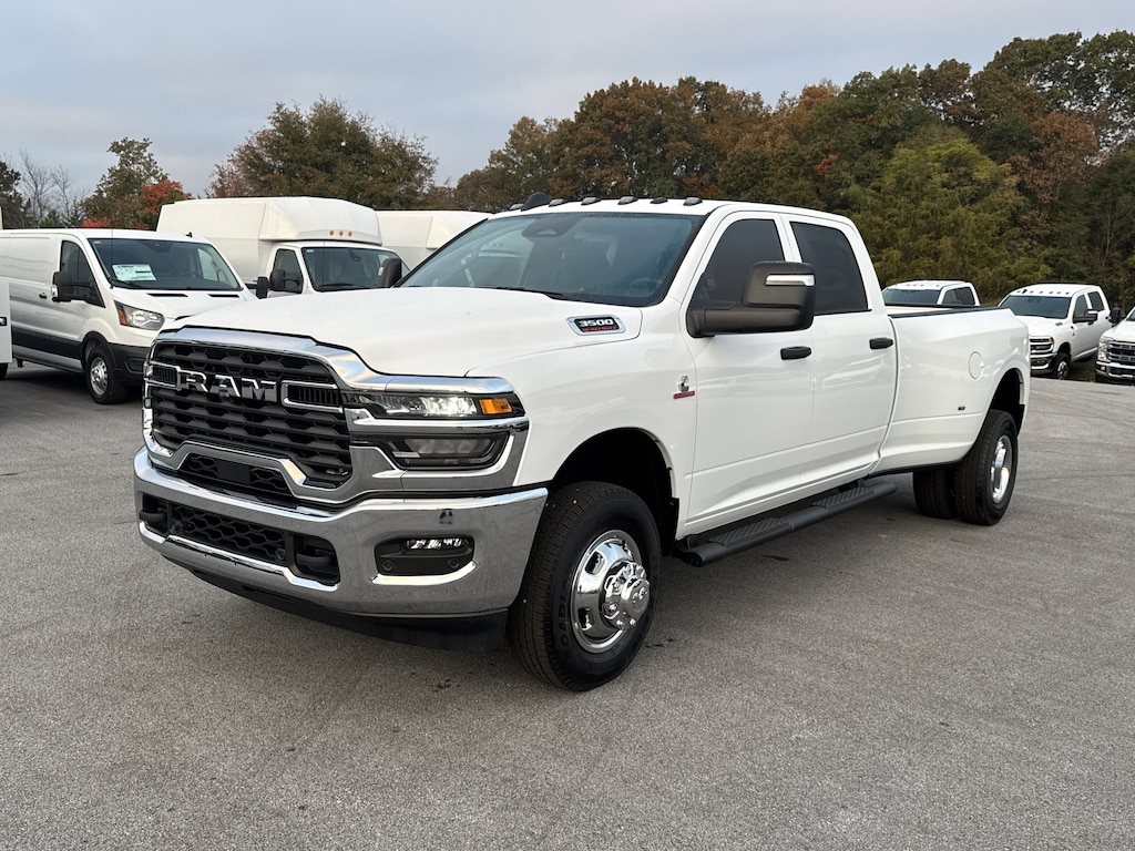 New 2026 Ram 3500 TRADESMAN CREW CAB 4X4 8' BOX Pickup