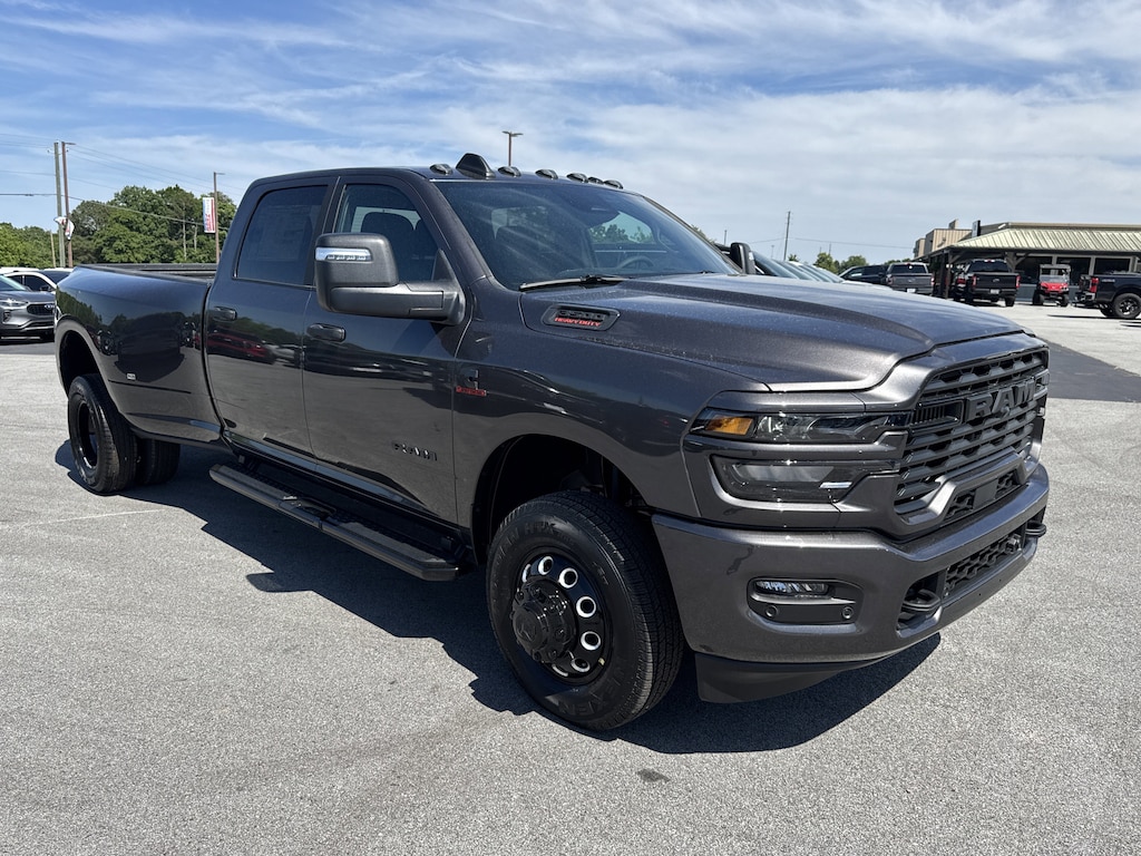 New 2026 Ram 3500 BIG HORN CREW CAB 4X4 8' BOX Pickup
