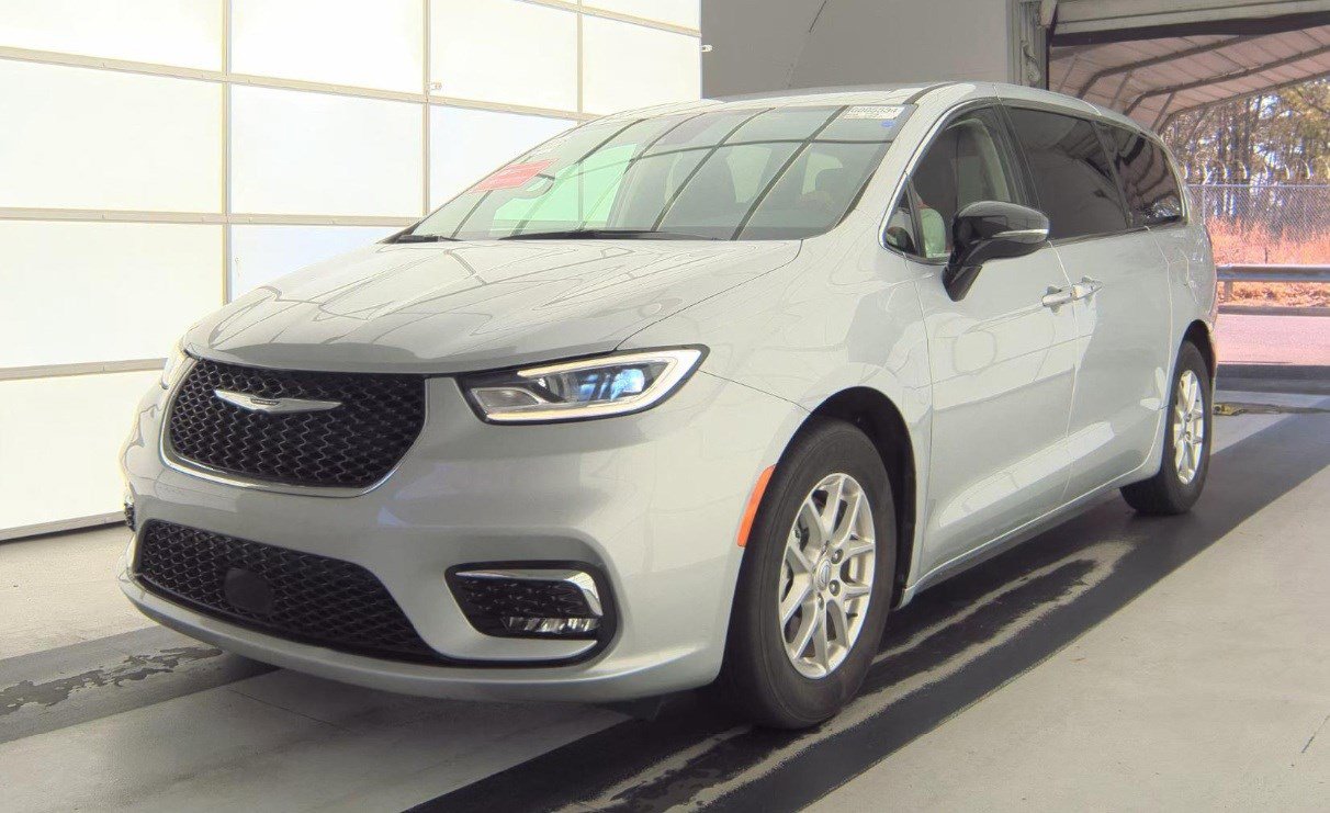 2024 Chrysler Pacifica Touring L FWD 