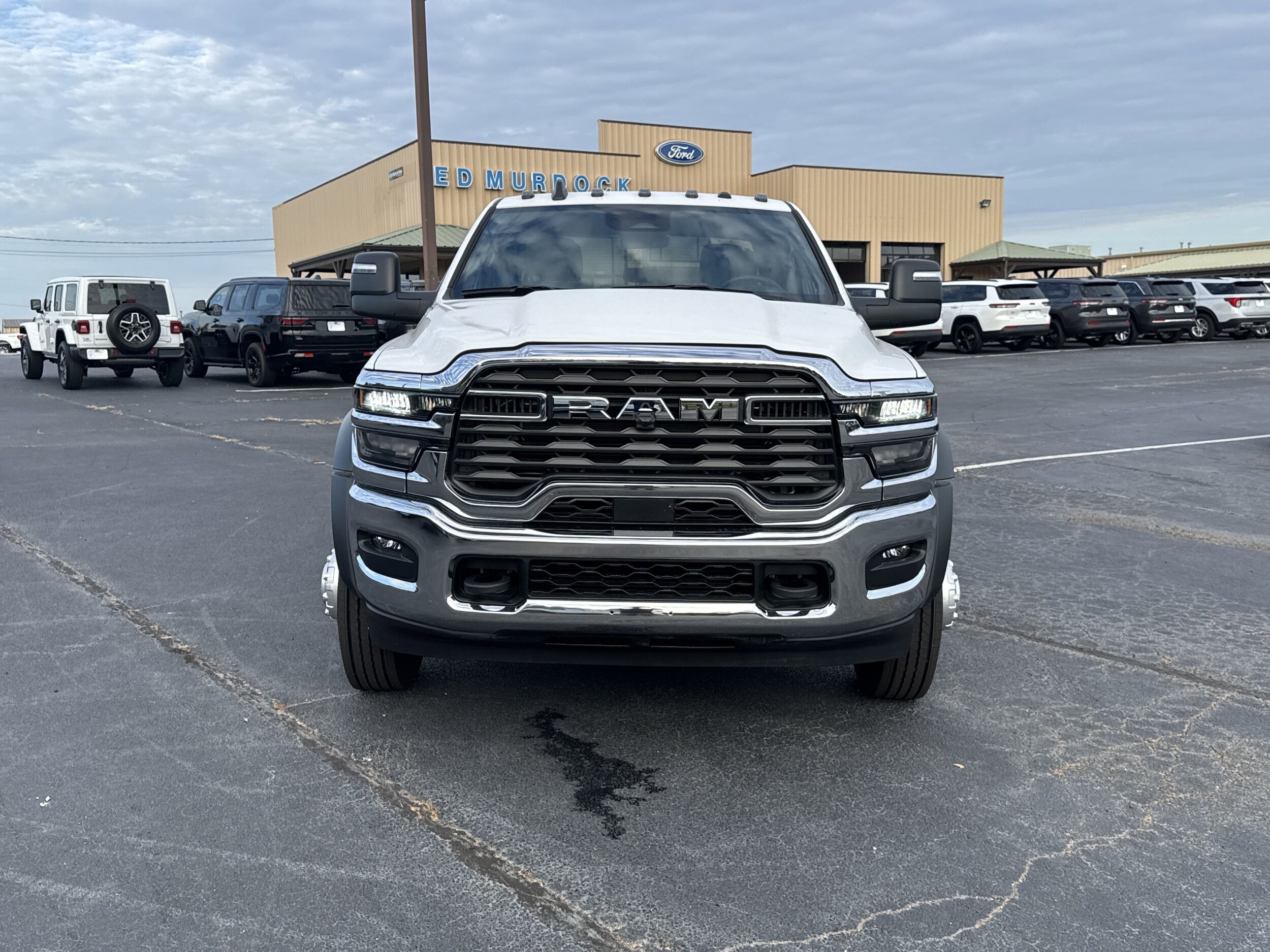 2025 Ram 4500 Tradesman photo 2