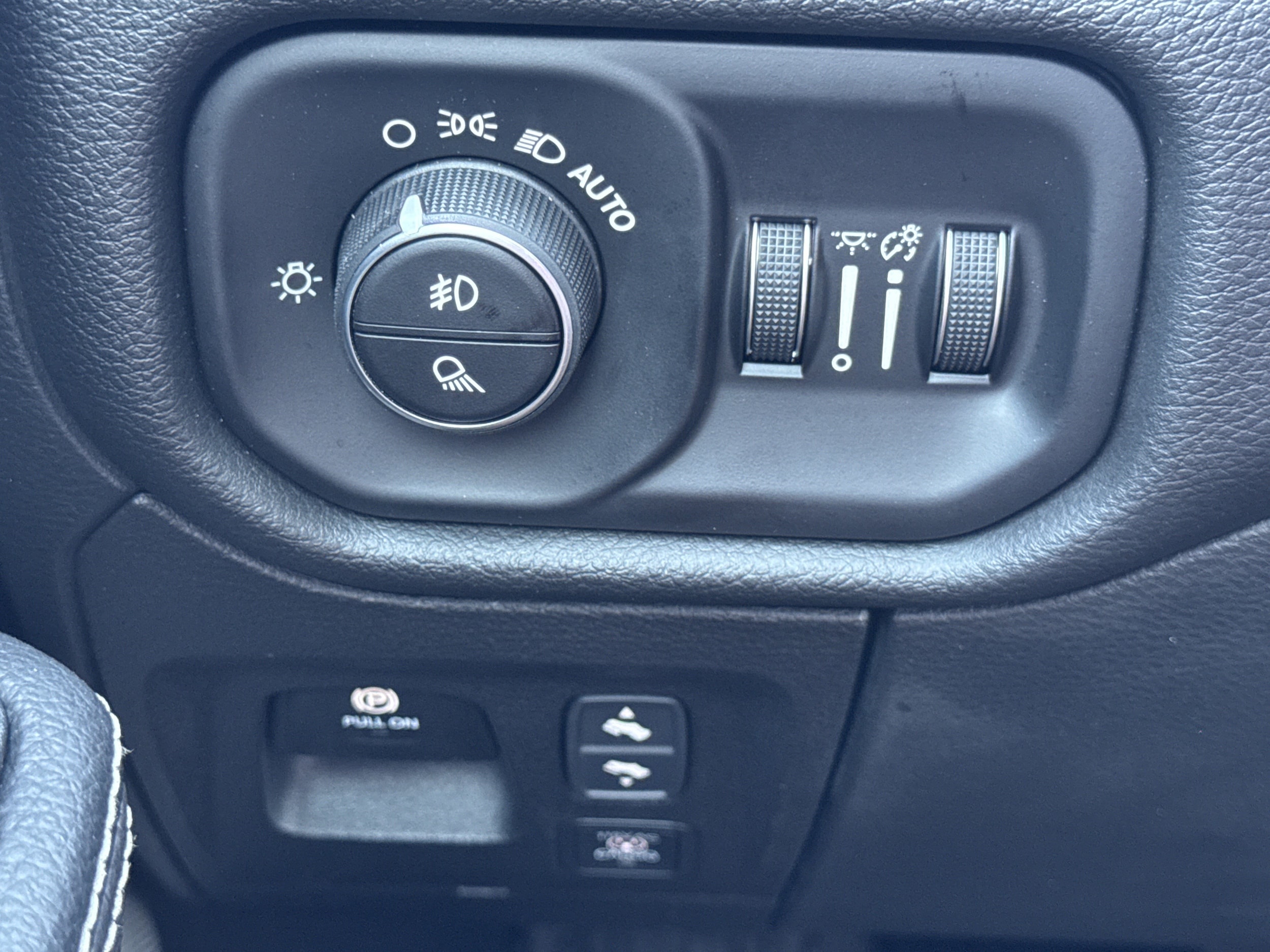 2026 RAM 1500 Rebel - Photo 31