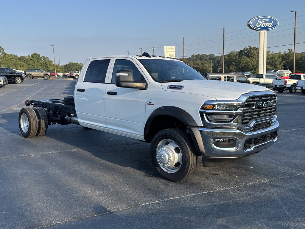 New 2025 Ram 4500 Chassis Cab 4500 TRADESMAN CHASSIS CREW CAB 4X4 84' CA Pickup