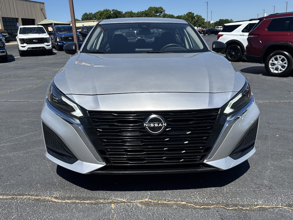 Used 2024 Nissan Altima 2.5 SV Sedan