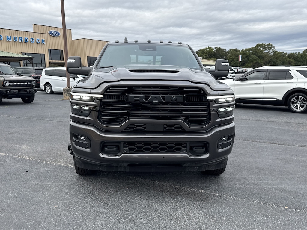 New 2025 Ram 3500 LARAMIE CREW CAB 4X4 8' BOX Pickup