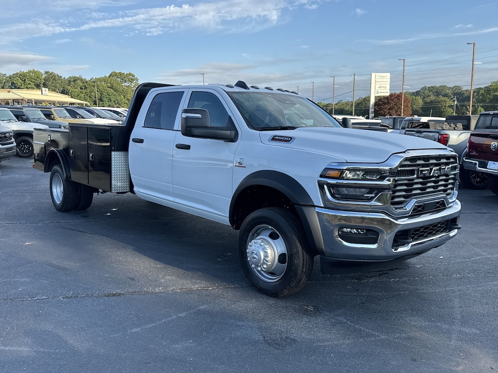 New 2025 Ram 4500 Chassis Cab 4500 TRADESMAN CHASSIS CREW CAB 4X4 84' CA Pickup