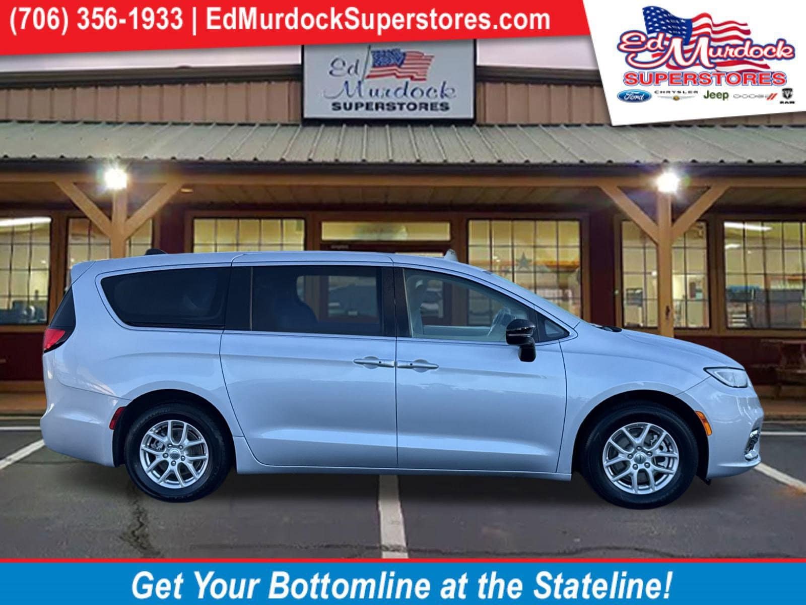 2024 Chrysler Pacifica Touring L's photo