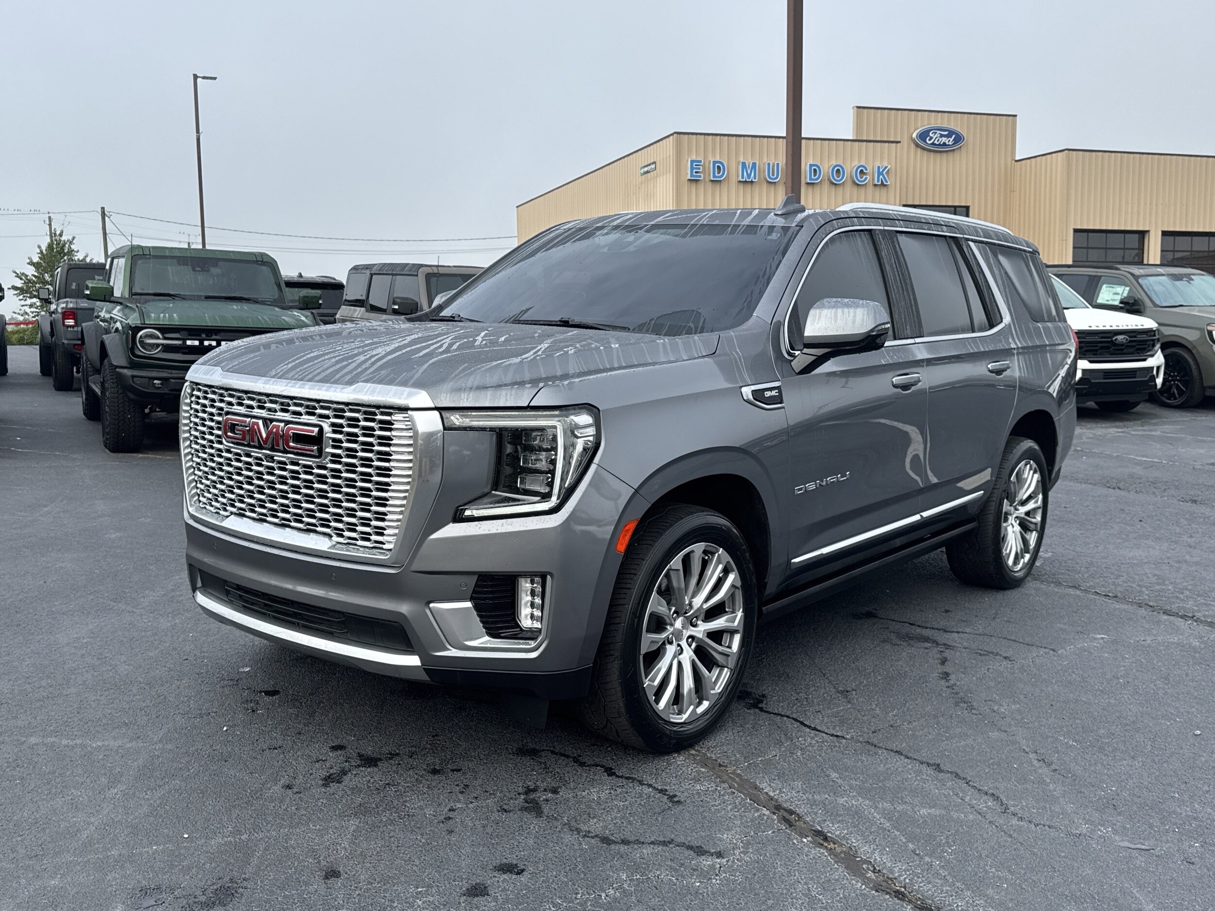2021 Gmc Yukon Denali photo 2