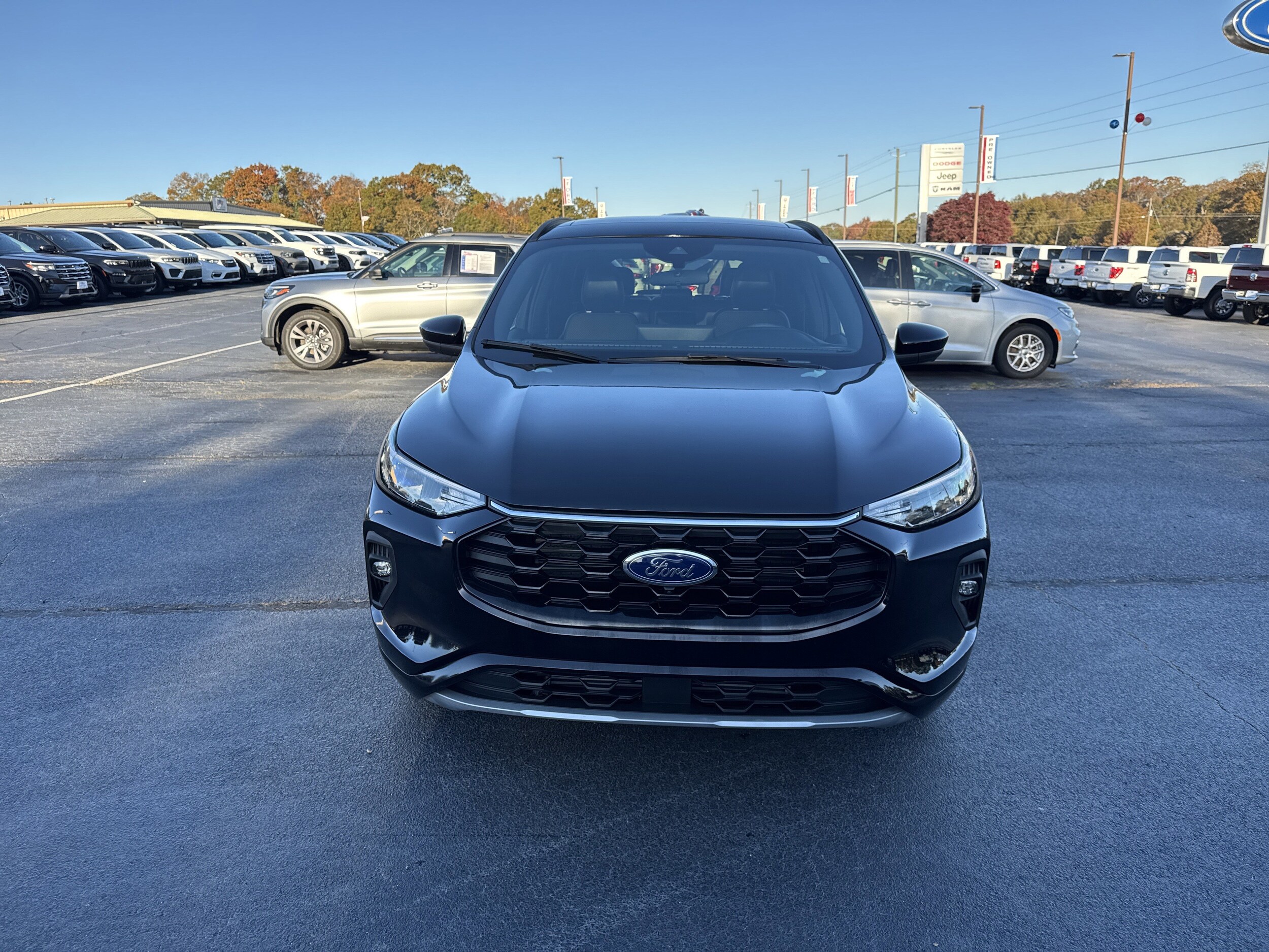 2023 Ford Escape ST-Line Select photo 2